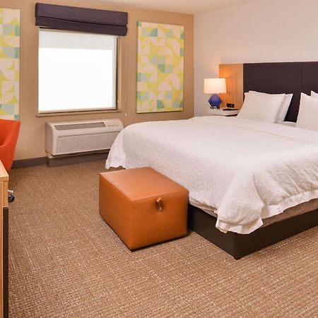 Hampton Inn York Exterior photo