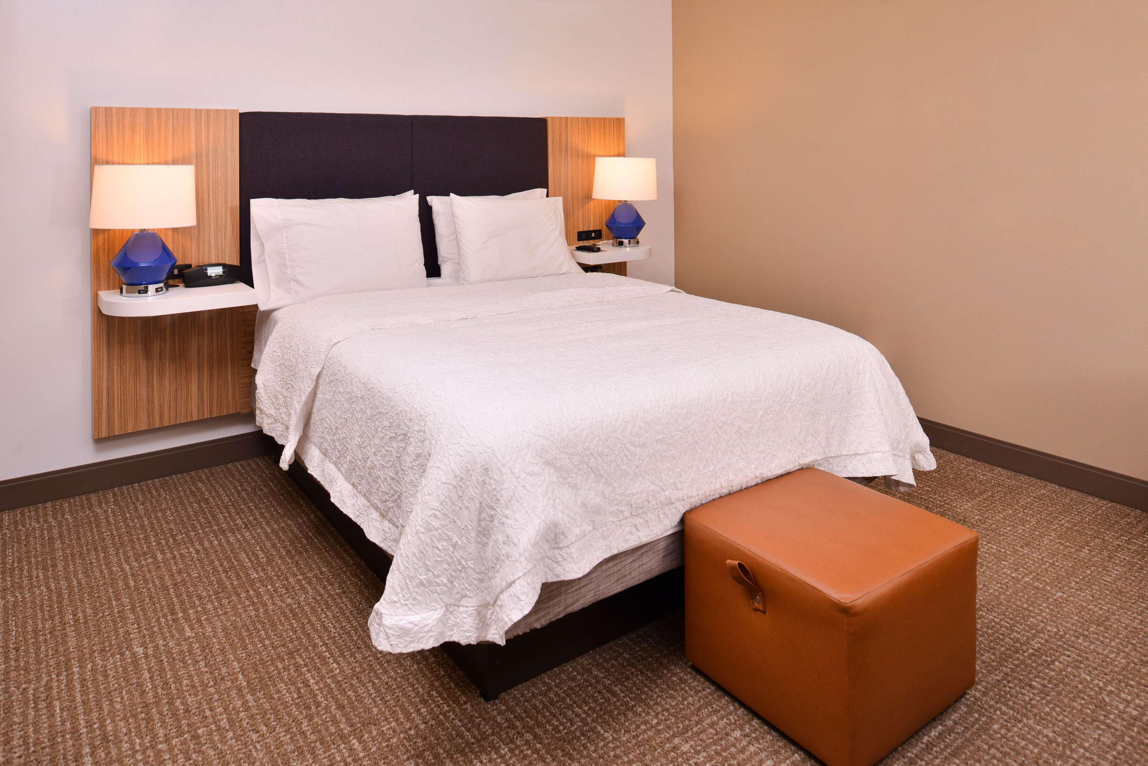 Hampton Inn York Exterior photo