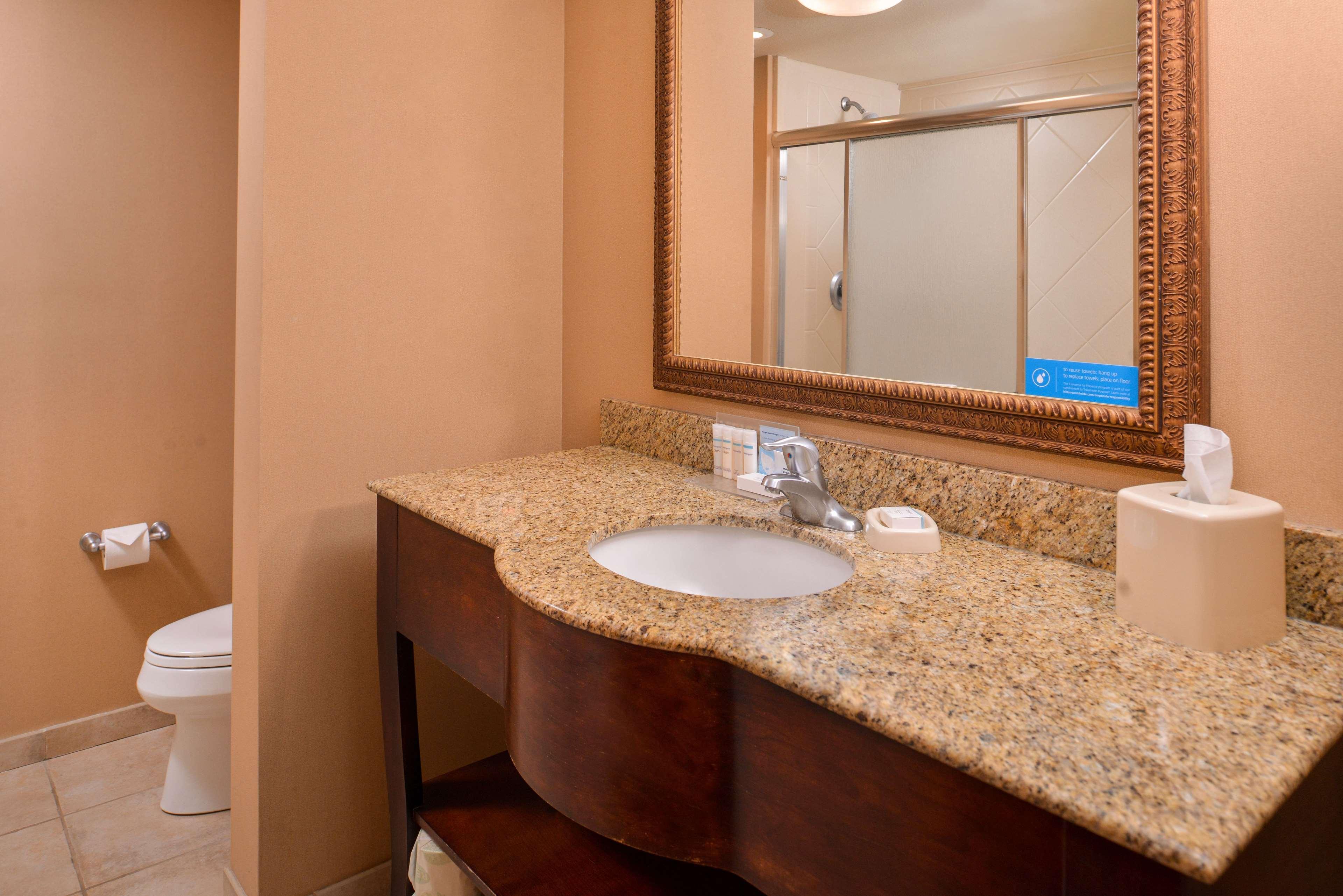 Hampton Inn York Exterior photo