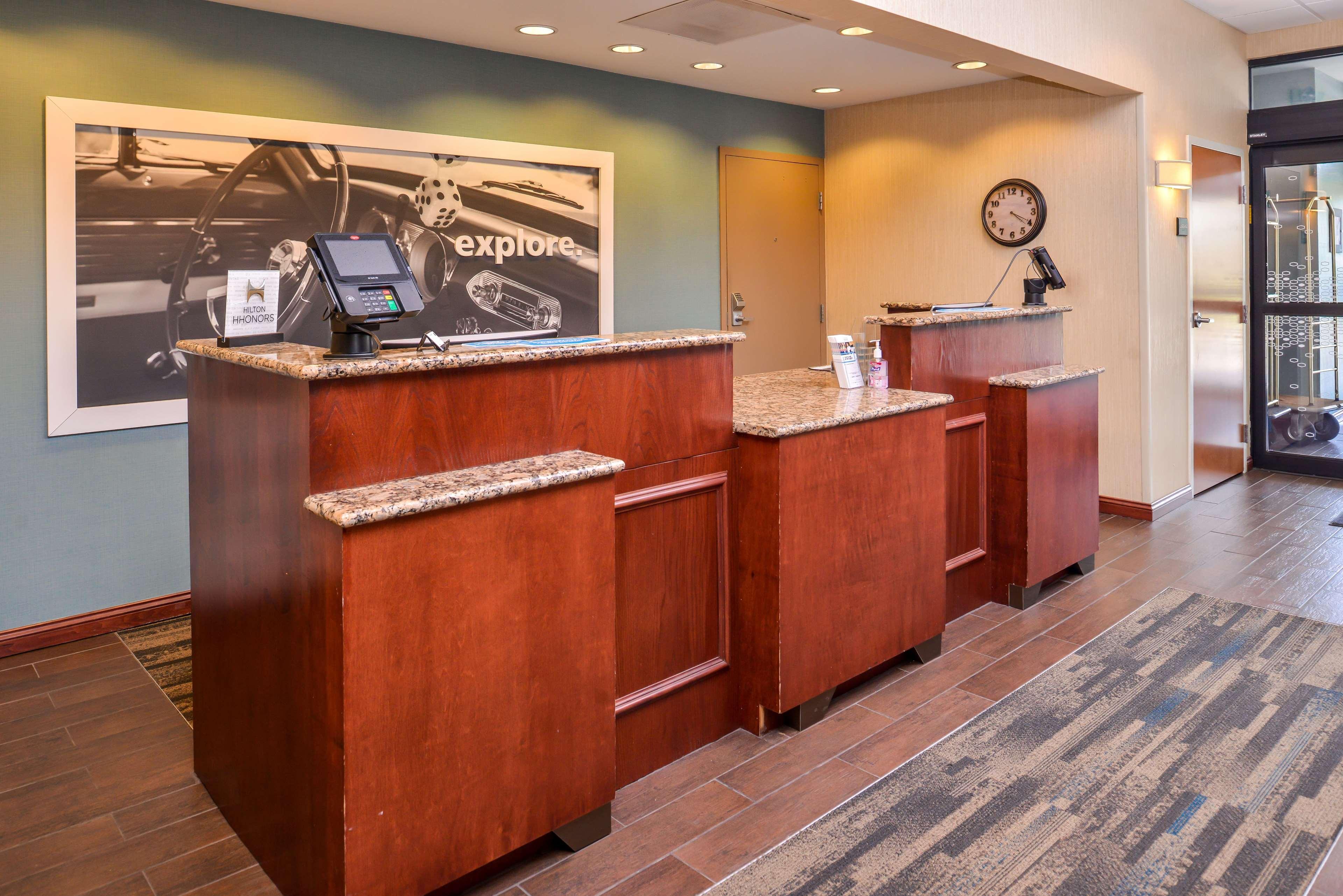 Hampton Inn York Exterior photo