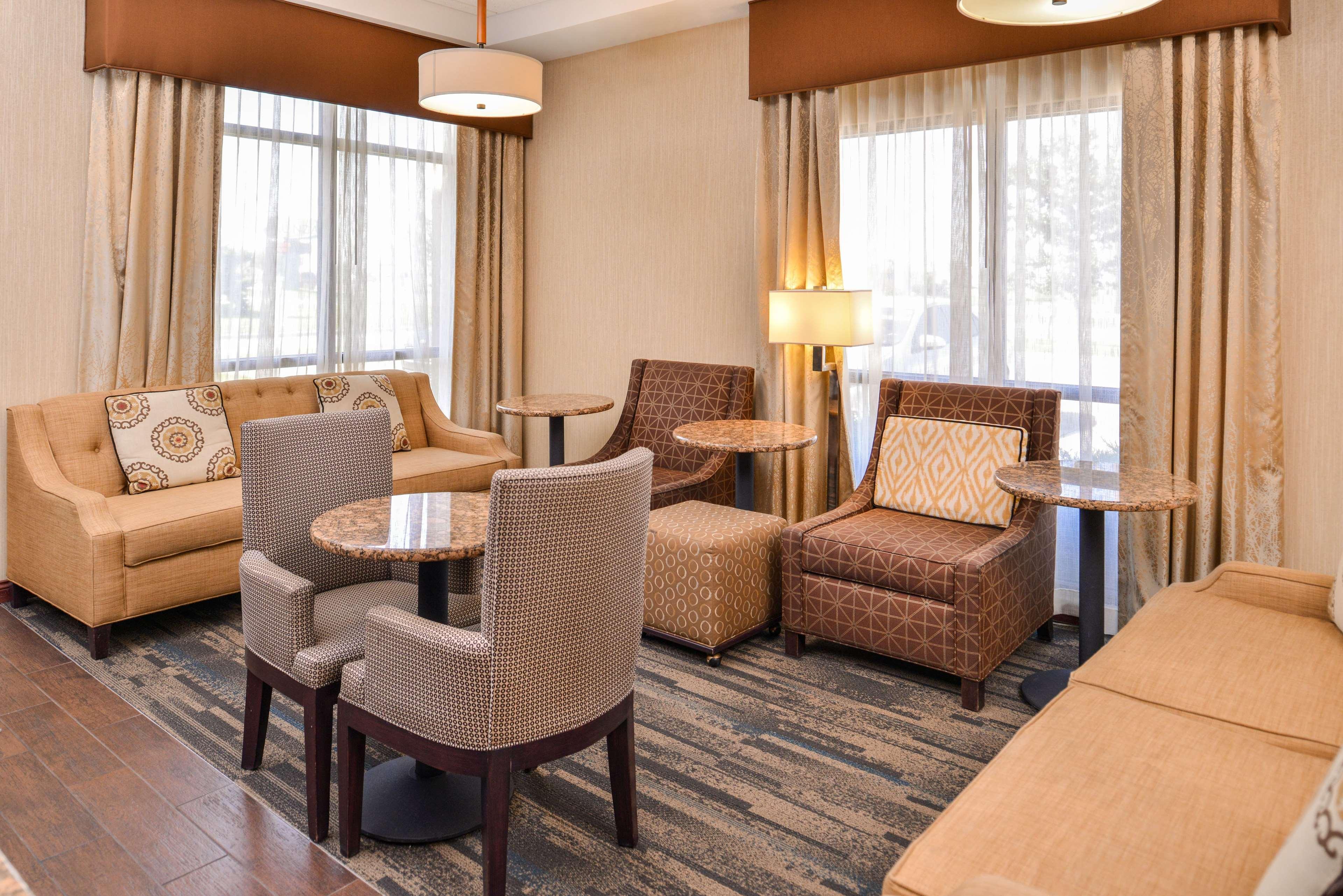 Hampton Inn York Exterior photo