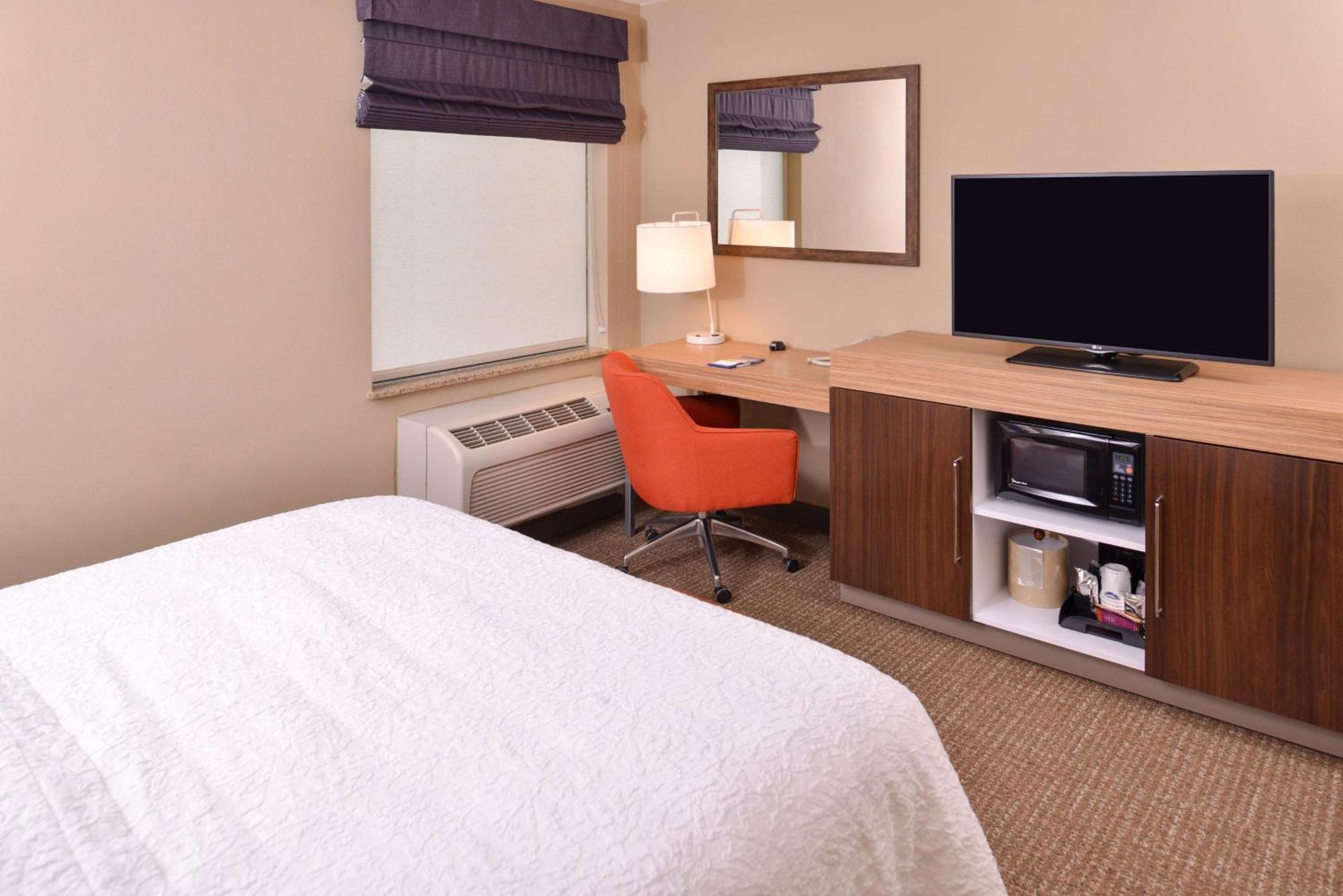 Hampton Inn York Exterior photo