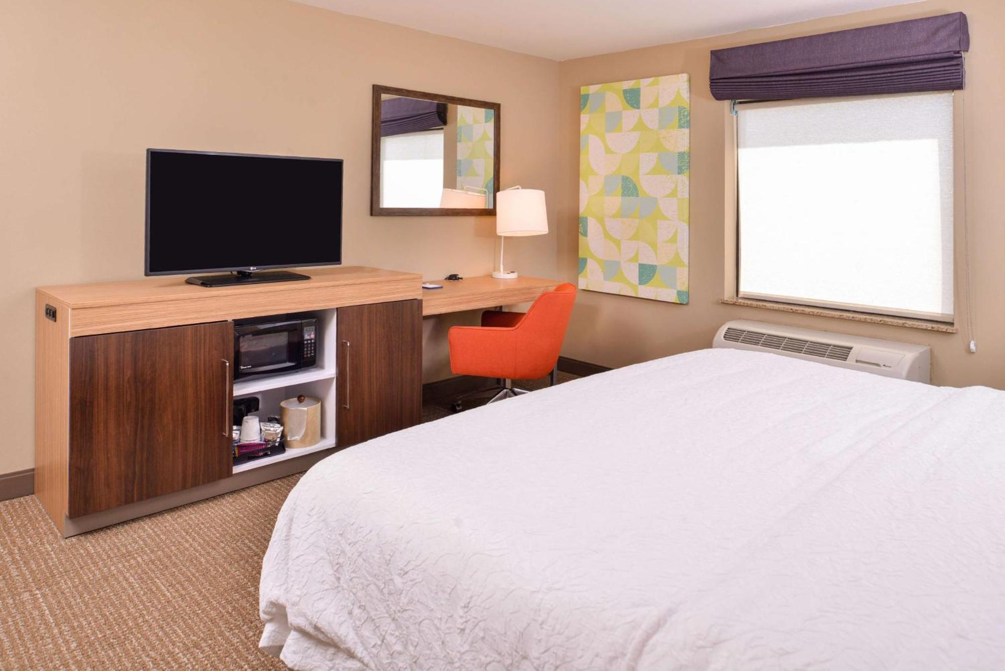 Hampton Inn York Exterior photo
