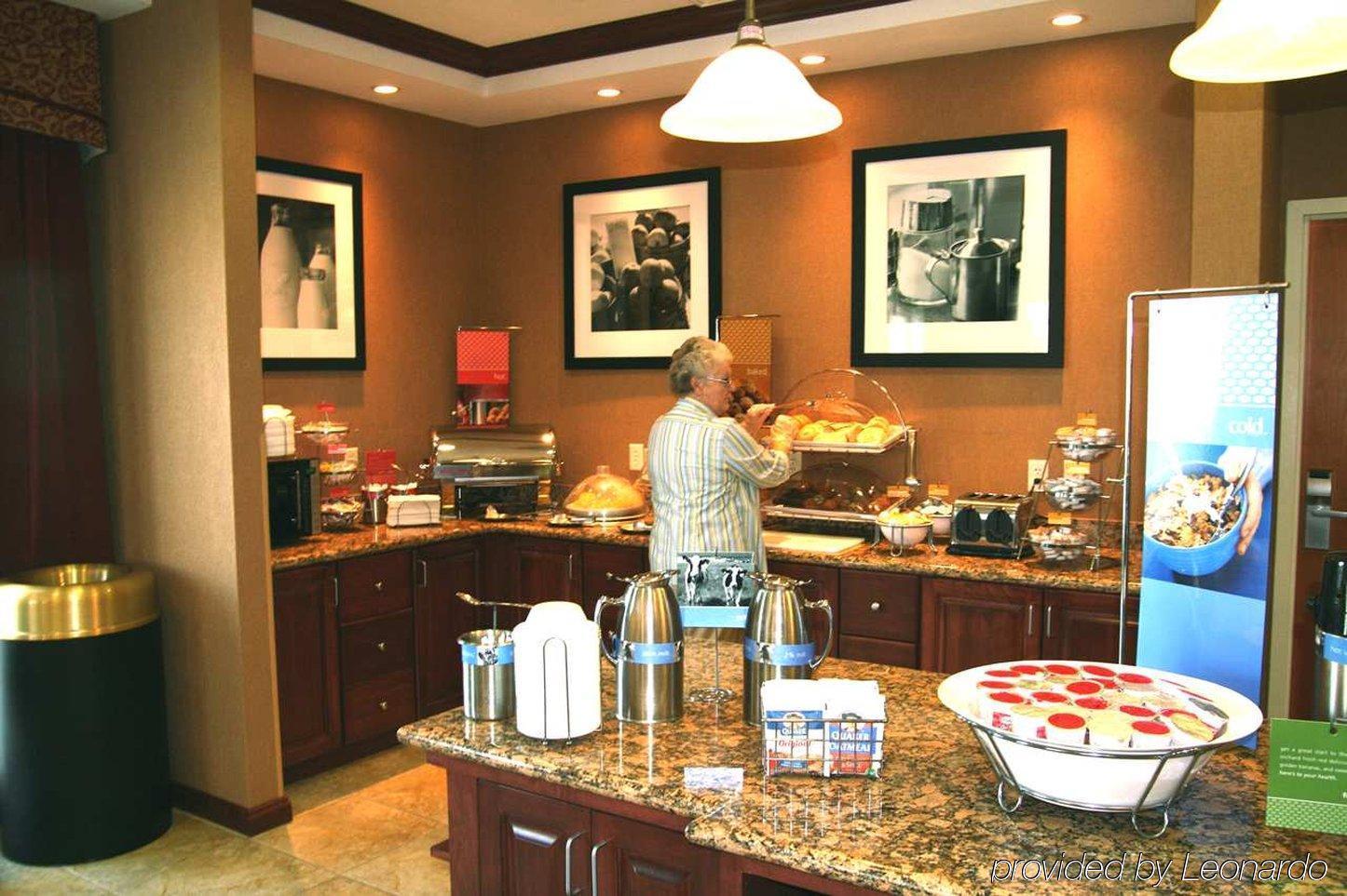 Hampton Inn York Restaurant photo
